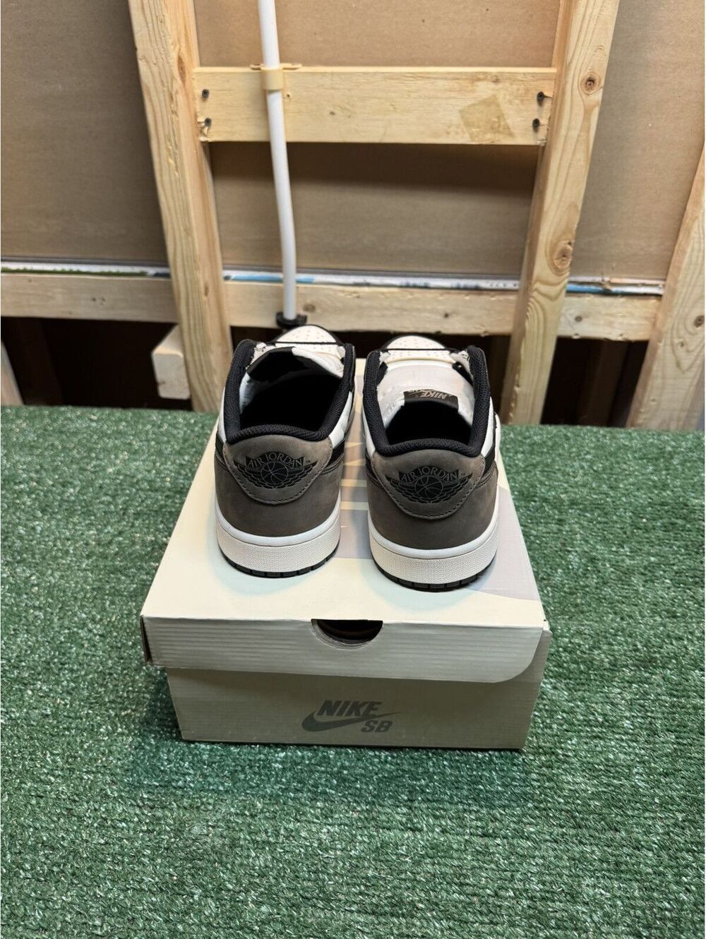 Jordan Retro 1 Mocha Low Size 9 - Picture 9 of 9